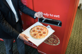 Первый пиццемат у соседей: сколько будет стоить свежая пицца за 3 минуты