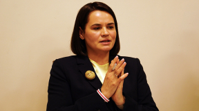 Ціханоўская: «Я не думаю, што мы мусім патрабаваць ад людзей размаўляць па-беларуску. Трэба вельмі мякка навучыць іх любіць родную мову»