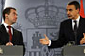 Премьер-министр Испании выругался матом в присутствии Медведева