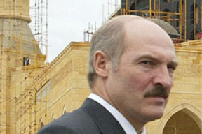 Лукашенко отказался ехать в Москву