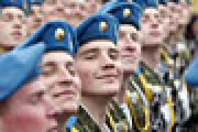В Минске прошел парад в честь 65-летия Великой Победы