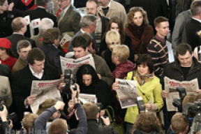 Выставку «СМИ в Беларуси» Пролесковский открывал под массовое чтение опальных газет (фото)