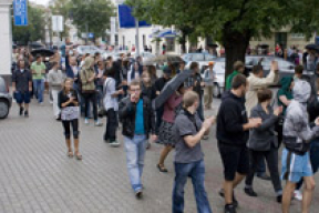 «Молчаливый» протест в десятках городов Беларуси (фото, видео)