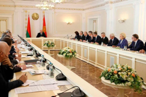 Лукашенко озвучил, во сколько обошлась бюджету борьба с ковидом. Байнет отреагировал: «Это слезы»