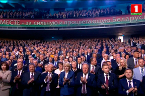 Цифра дня. Сколько секунд слушатели послания Лукашенко хлопали пустой трибуне