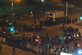 Эксклюзивное видео. Что происходило в ночь с 9 на 10 августа на Машерова — многотысячные протесты, спецназ, скорые