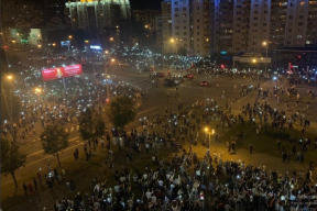 Телеграм-канал НН: Против демонстрантов применяют резиновые пули и светошумовые гранаты