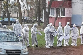 В Минске милиция задержала 12 человек в «антиковидных» костюмах: они поздравляли подругу с днем рождения