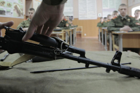 Готовы ли белорусские школьники защищать Беларусь с оружием в руках?