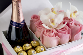 Шампанское, конфеты и золото. Как изменилась стоимость подарков к 8 марта за год