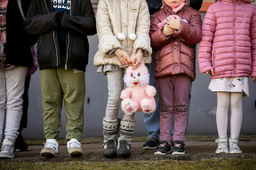 Европейские дипломаты отказались ехать в беларусские санатории к детям из Донбасса