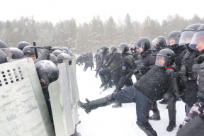 Пока минчане пытались справиться со снегопадом, силовики учились разгонять протесты