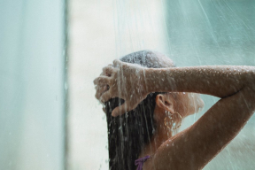 Когда лучше принимать душ – утром или вечером?