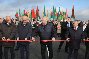 Лукашенко — уехавшим на заработки в Россию беларусам: «Мы тебе выдернем и зуб, что угодно. Но только за твой счет»