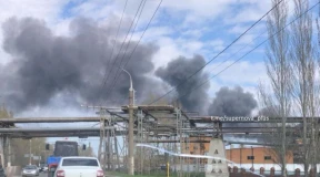 Война, 15 апреля. В Одессе беспилотник попал в многоэтажку. Атака на химзавод в Стерлитамаке. Горит самарский завод «Коммунар»