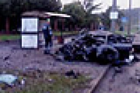 BMW, врезавшийся в столб, ехал со скоростью 200 км/ч (фото)