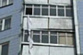 В Гродно пенсионер погиб, пытаясь спуститься из квартиры за спиртным на простынях