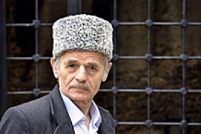 «Когда мы высаживались из вагонов, в нас кидали камни»