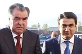 Осталось только подогнать Конституцию под сына