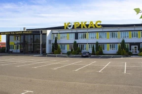 «Приехали в масках, телефоны забрали». Силовики пришли в еще одну компанию – к производителю дверей «Юркас»