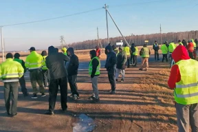 Дальнобойщики вышли на дорогу и останавливают фуры у ПП «Берестовица»