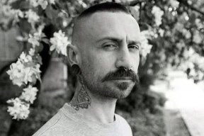 Конвейер репрессий. Тату-мастера арестовали на 15 суток. Библиотекаря приговорили к двум годам по «делу Зельцера»
