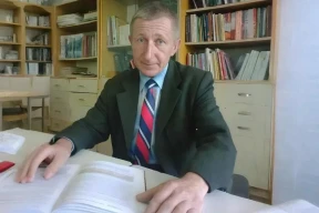 Конвейер репрессий. Как праздновали Пасху в беларуских колониях. 59-летнего педагога из Столинского района объявили «террористом»